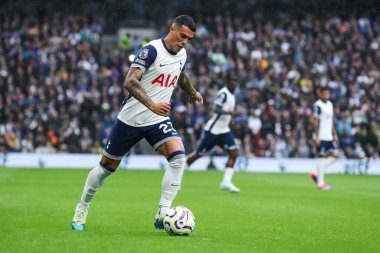 Tottenham Hotspur 'dan Pedro Porro, Premier League maçında Tottenham Hotspur' a karşı Everton Tottenham Hotspur Stadyumu, Londra, 24 Ağustos 2024 'te karşı karşıya geldi.
