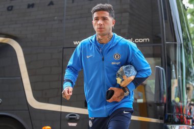 Chelsea 'den Enzo Fernnndez, Premier Lig maçı sırasında Wolverhampton Wanderers' ın Chelsea 'ye karşı Molineux, Wolverhampton, Birleşik Krallık' ta 25 Ağustos 2024 'te maçına geldi.