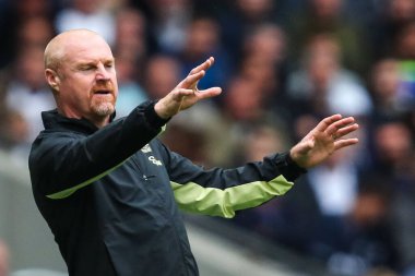 Premier Lig 'de oynayan Tottenham Hotspur, Everton' a karşı Tottenham Hotspur Stadyumu 'nda 24 Ağustos 2024' te oynanan maçta Everton teknik direktörü Sean Dyche tepki gösterdi.