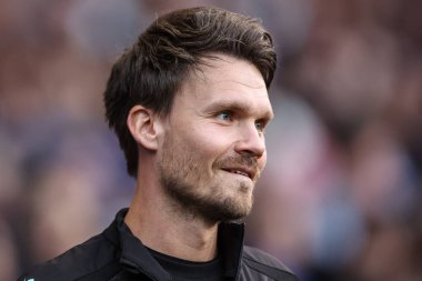 Sheffield Wednesday 'in Danny Rhl teknik direktörü Sheffield Wednesday' in 23 Ağustos 2024 'te Hillsborough, Sheffield, İngiltere' de Leeds United 'a karşı oynadığı Sky Bet Şampiyonası maçına bakıyor.
