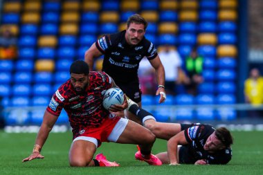 Leoparlar takımından Ricky Leutele, 25 Ağustos 2024 'te Plough Lane, Wimbledon, İngiltere' de oynanan Betfred Süper Lig 23. Raundu 'nda Londra Broncos - Leigh Leopards maçında bir mücadeleden kaçtı.