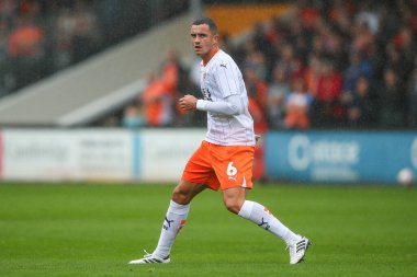 Blackpool takımından Oliver Norburn 24 Ağustos 2024 'te Cambridge, Cambridge' deki Abbey Stadyumu 'nda oynanan Cambridge United-Blackpool maçında