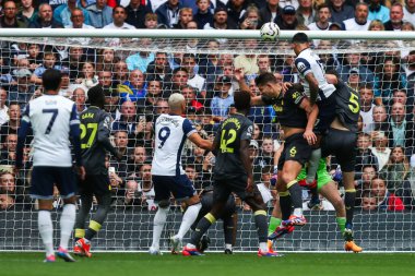 Tottenham Hotspur takımından Cristian Romero, Premier League maçında Tottenham Hotspur 'un Everton' a karşı oynadığı Tottenham Hotspur Stadyumu 'nda 24 Ağustos 2024' te oynanan karşılaşmada takımın üçüncü golünü attı.