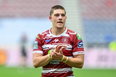 Wigan Warriors takımından Jacob Douglas, 25 Ağustos 2024 'te İngiltere' nin Wigan Stadyumu 'nda oynanan 23. Betfred Süper Lig karşılaşmasında taraftarlarını alkışladı.
