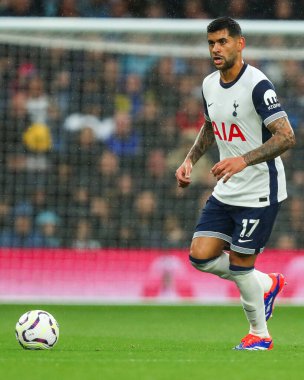 Tottenham Hotspur takımından Cristian Romero, Premier League maçında Tottenham Hotspur Everton 'a karşı Tottenham Hotspur Stadyumu, Londra, İngiltere, 24 Ağustos 2024