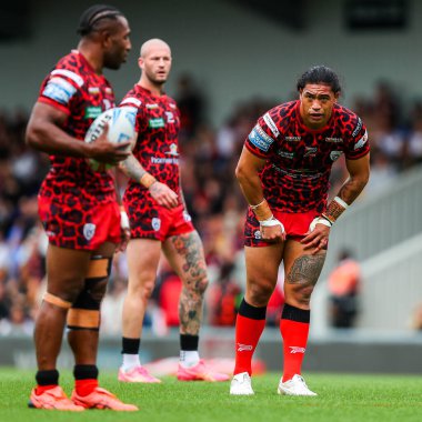 Leigh Leoparları 'ndan Tom Amone, Betfred Süper Lig 23. Raundunda Plough Lane, Wimbledon' da Londra Broncos - Leigh Leopards maçına bakıyor.