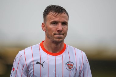 Blackpool takımından Lee Evans 24 Ağustos 2024 'te Cambridge, Cambridge' deki Abbey Stadyumu 'nda oynanan Cambridge United - Blackpool maçında