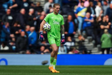 Everton 'dan Jordan Pickford, Premier Lig karşılaşmasında Tottenham Hotspur' a karşı Everton 'ı izliyor. Tottenham Hotspur Stadyumu, Londra, 24 Ağustos 2024