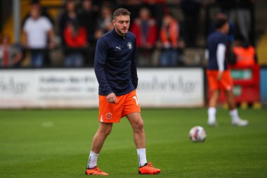 Blackpool 'dan Elliot Embleton 24 Ağustos 2024' te İngiltere, Cambridge 'deki Abbey Stadyumu' nda oynanan Cambridge United-Blackpool maçında oynanacak maç öncesi ısınma maçında