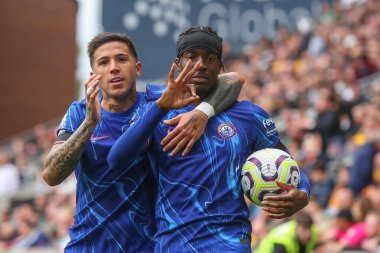 Chelsea 'den Noni Madueke, Premier Lig maçında Chelsea ile Molineux, Wolverhampton, Birleşik Krallık, 25 Ağustos 2024' te oynanan maçta 2-5 'lik galibiyetini kutluyor ve hat-trick' ini kazanıyor.