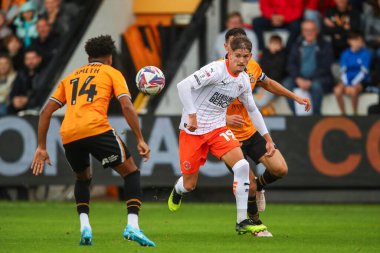 Blackpool 'dan Dom Ballard, 24 Ağustos 2024' te Birleşik Krallık Abbey Stadyumu 'nda oynanan Cambridge United-Blackpool maçında maç yapıyor.