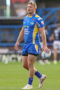 Leeds Rhinos takımından Lachlan Miller, 23 Ağustos 2024 'te Leeds Stadyumu, Leeds, Birleşik Krallık' ta oynanan Betfred Süper Lig 23. Raundda oynanan Leeds Gergedan-Catalans maçında ısındı.