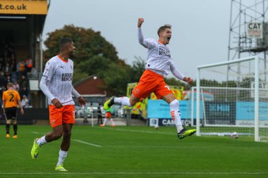 Blackpool 'dan Dom Ballard, 24 Ağustos 2024' te Cambridge 'deki Abbey Stadyumu' nda oynanan ve Cambridge United 'ın Blackpool' a karşı oynadığı Sky Bet 1 maçında 1-4 'lük galibiyetini kutluyor.