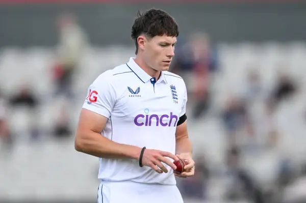 stock image Matthew Potts of England prepares to bowl during the England Men v Sri Lanka 1st Rothesay Test Match Day 4 at Old Trafford, Manchester, United Kingdom, 24th August 2024