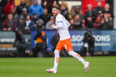 Blackpool takımından James Husband 24 Ağustos 2024 'te Cambridge, Cambridge' deki Abbey Stadyumu 'nda oynanan Cambridge United-Blackpool maçında