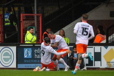Blackpool 'dan Kyle Joseph, 24 Ağustos 2024' te Cambridge 'deki Abbey Stadyumu' nda oynanan Cambridge United-Blackpool maçında 1-3 'lük galibiyetini kutluyor.