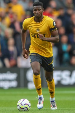 Wolverhampton Wanderers takımından Yerson Mosquera Premier League maçında Wolverhampton Wanderers Chelsea 'ye karşı Molineux, Wolverhampton, İngiltere, 25 Ağustos 2024