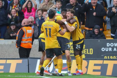 Wolverhampton Wanderers takımından Jrgen Strand Larsen, 25 Ağustos 2024 'te İngiltere' nin Molineux kentinde oynanan Premier League maçında Wolverhampton Wanderers Chelsea 'ye karşı 2-2' lik galibiyet golünü kutluyor.