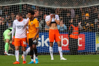 Blackpool 'dan Elkan Baggott, 24 Ağustos 2024' te İngiltere 'nin Cambridge şehrinde oynanan ve Cambridge United' ın Blackpool 'a karşı oynadığı maçta tam zamanlı tepki gösterdi.
