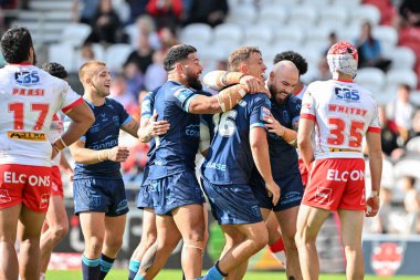 Hull KR 'dan Jai Whitbread, Betfred Süper Lig 23. Maçı' nda 6-40 Hull 'a ulaşma çabasını kutluyor. St Helens vs Hull KR' a karşı Tamamen Wicked Stadyumu, St Helens, Birleşik Krallık, 24 Ağustos 2024