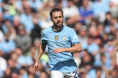 Manchester City 'den Bernardo Silva, 24 Ağustos 2024' te Etihad Stadyumu 'nda oynanan Premier League maçında dilini dışarı çıkardı.