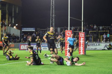 Warrington Wolves takımından Matty Nicholson 23. Betfred Süper Lig karşılaşmasında 6-18 berabere kaldı. Castleford Tigers, Warrington Wolves 'a karşı. The Mend-A-Hose Jungle, Castleford, İngiltere, 23 Ağustos 2024