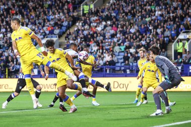 Leeds United takımından Pascal Struijk, 23 Ağustos 2024 'te İngiltere' nin başkenti Hillsborough 'da oynanan Sheffield Wednesday-Leeds United maçında kaleye doğru ilerliyor.