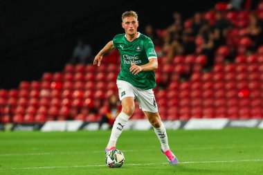 Plymouth Argyle takımından Kornel Szucs, Carabao Kupası 'nda Watford-Plymouth Argyle maçında topla koşuyor.