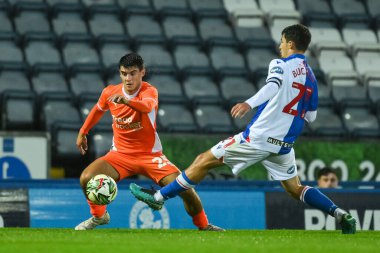 Blackpool 'dan Rob Apter, 21 Ağustos 2024' te İngiltere 'nin Blackburn kentinde oynanan Blackburn Rovers-Blackpool maçında