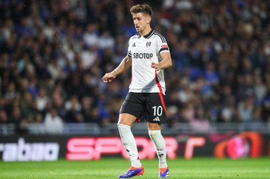 Carabao Kupası karşılaşmasında Fulham 'dan Tom Cairney, Birmingham City' ye karşı St Andrews, Birmingham, Birleşik Krallık, 27 Ağustos 2024