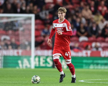 Middlesbrough 'dan Harley Hunt, Middlesbrough - Stoke City maçında topla birlikte Riverside Stadyumu, Middlesbrough, Birleşik Krallık, 27 Ağustos 2024