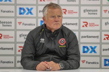 Sheffield United 'ın Chris Wilder teknik direktörü 27 Ağustos 202' de İngiltere 'nin Oakwell kentinde oynanan Carabao Kupası Barnsley-Sheffield United maçında basın toplantısında konuşma yaptı.