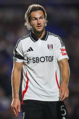 Fulham 'dan Joachim Andersen, Birmingham City ile Fulham arasındaki 27 Ağustos 202 tarihinde St Andrews, Birmingham, Birleşik Krallık' ta oynanan Carabao Kupası maçında...