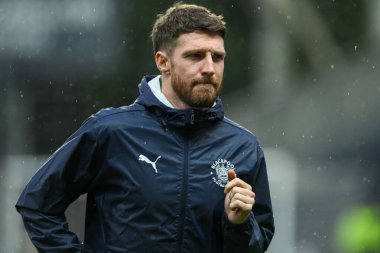 Blackpool 'dan James Husband, Carabao Kupası karşılaşması öncesinde Blackburn Rovers ile Ewood Park, Blackburn, Birleşik Krallık, 27 Ağustos 202' de oynanan karşılaşma öncesi ısınma maçında