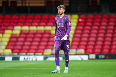 Plymouth Argyle 'dan Dan Grimshaw, 27 Ağustos 202' de İngiltere 'nin Watford şehrinde oynanan Carabao Kupası karşılaşmasında Watford-Plymouth Argyle maçına bakıyor.