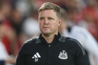 Newcastle United 'ın Eddie Howe teknik direktörü Carabao Kupası maçı sırasında Nottingham Forest Newcastle United' a karşı City Ground, Nottingham, Birleşik Krallık, 28 Ağustos 2024