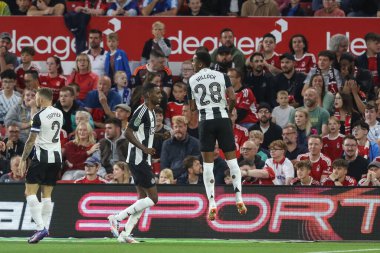 Newcastle United takımından Joe Willock, 28 Ağustos 2024 'te Nottingham Forest, Newcastle United' a karşı oynanan Carabao Kupası maçında 0-1 'lik galibiyetini kutluyor.