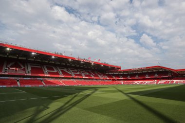 The Brian Clough Stand ve The Bridgford Stand 'ın Carabao Kupası maçındaki genel görüntüsü Nottingham Forest, Newcastle United' a karşı City Ground, Nottingham, İngiltere, 28 Ağustos 2024