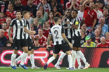 Newcastle United takımından Joe Willock, 28 Ağustos 2024 'te Nottingham Forest, Newcastle United' a karşı oynanan Carabao Kupası maçında 0-1 'lik galibiyetini kutluyor.