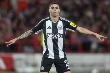 Newcastle United takımından Miguel Almirn, 28 Ağustos 2024 'te Nottingham Forest, Newcastle United' a karşı oynanan Carabao Kupası karşılaşmasında tepki gösterdi.