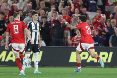 Nottingham Ormanı 'ndan Jota Silva, 28 Ağustos 2024' te Nottingham Forest Newcastle United 'a karşı oynanan Carabao Kupası maçında 1-1' lik galibiyetini kutluyor.