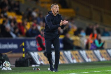 Wolverhampton Wanderers 'ın Gary O' Neil teknik direktörü Carabao Kupası maçında Wolverhampton Wanderers-Burnley maçında oyuncularını alkışlıyor.
