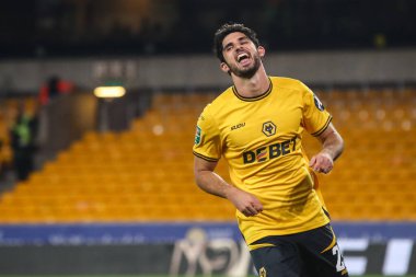 Wolverhampton Wanderers takımından Gonalo Guedes, Carabao Cup maçında Wolverhampton Wanderers 'ın Burnley' e karşı 28 Ağustos 2024 'te oynanan Molineux, Wolverhampton, Birleşik Krallık maçında 2-0 kazanma golünü kutluyor.