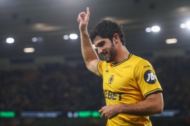 Wolverhampton Wanderers takımından Gonalo Guedes, Carabao Cup maçında Wolverhampton Wanderers 'ın Burnley' e karşı 28 Ağustos 2024 'te oynanan Molineux, Wolverhampton, Birleşik Krallık maçında 2-0 kazanma golünü kutluyor.