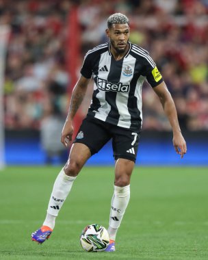Newcastle United takımından Joelinton, 28 Ağustos 2024 'te Nottingham Forest, Newcastle United' a karşı oynanan Carabao Kupası karşılaşmasında sahada.
