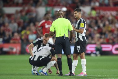 Newcastle United takımından Sandro Tonali, 28 Ağustos 2024 'te Nottingham Forest, Newcastle United' a karşı oynanan Carabao Kupası karşılaşmasında nakavt oldu.