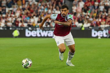 West Ham United takımından Lucas Paquet, 28 Ağustos 2024 'te Londra' daki Londra Stadyumu 'nda oynanan West Ham United-Bournemouth maçında topa vuruyor.