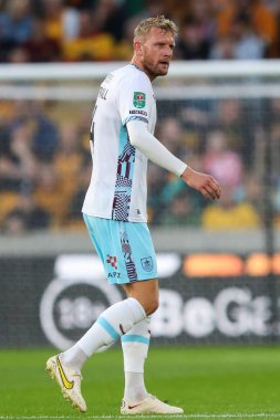 Burnley 'den Joe Worrall Carabao Kupası maçı sırasında Wolverhampton Wanderers, Burnley' e karşı Molineux, Wolverhampton, Birleşik Krallık, 28 Ağustos 2024