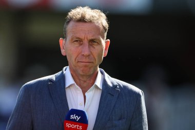 Michael Atherton, İngiltere Erkekler - Sri Lanka 2. Rothesay Deneme Maçı 'nın öncesinde Lords, Londra, Birleşik Krallık, 29 Ağustos 2024