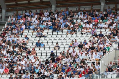 İngiltere 'nin Sri Lanka 2. Rothesay Deneme Maçı 1. Lords, Londra, Birleşik Krallık, 29 Ağustos 2024 tarihli karşılaşmasında tribünlerdeki boş koltuk